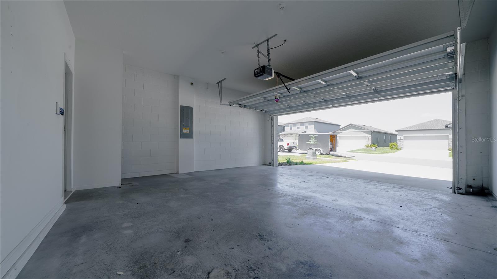 Image 30 of 54 For 8735 Sportsman Loop