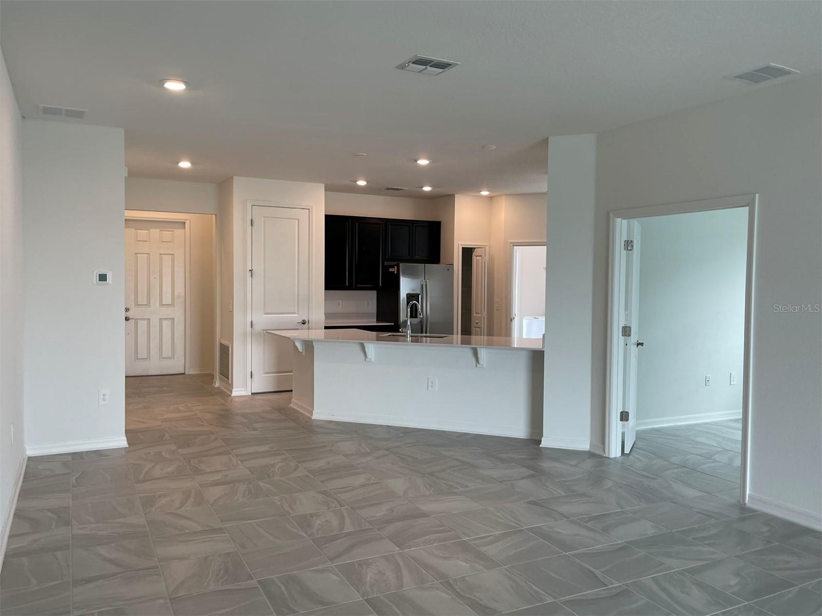 Image 13 of 78 For 835 Ofanto Way