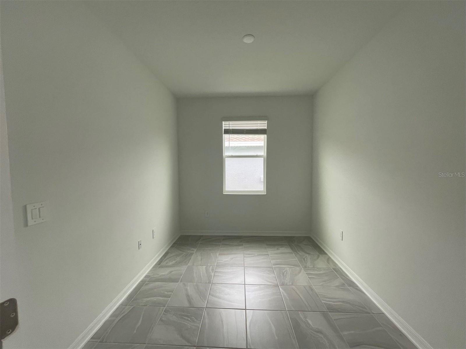 Image 22 of 78 For 835 Ofanto Way