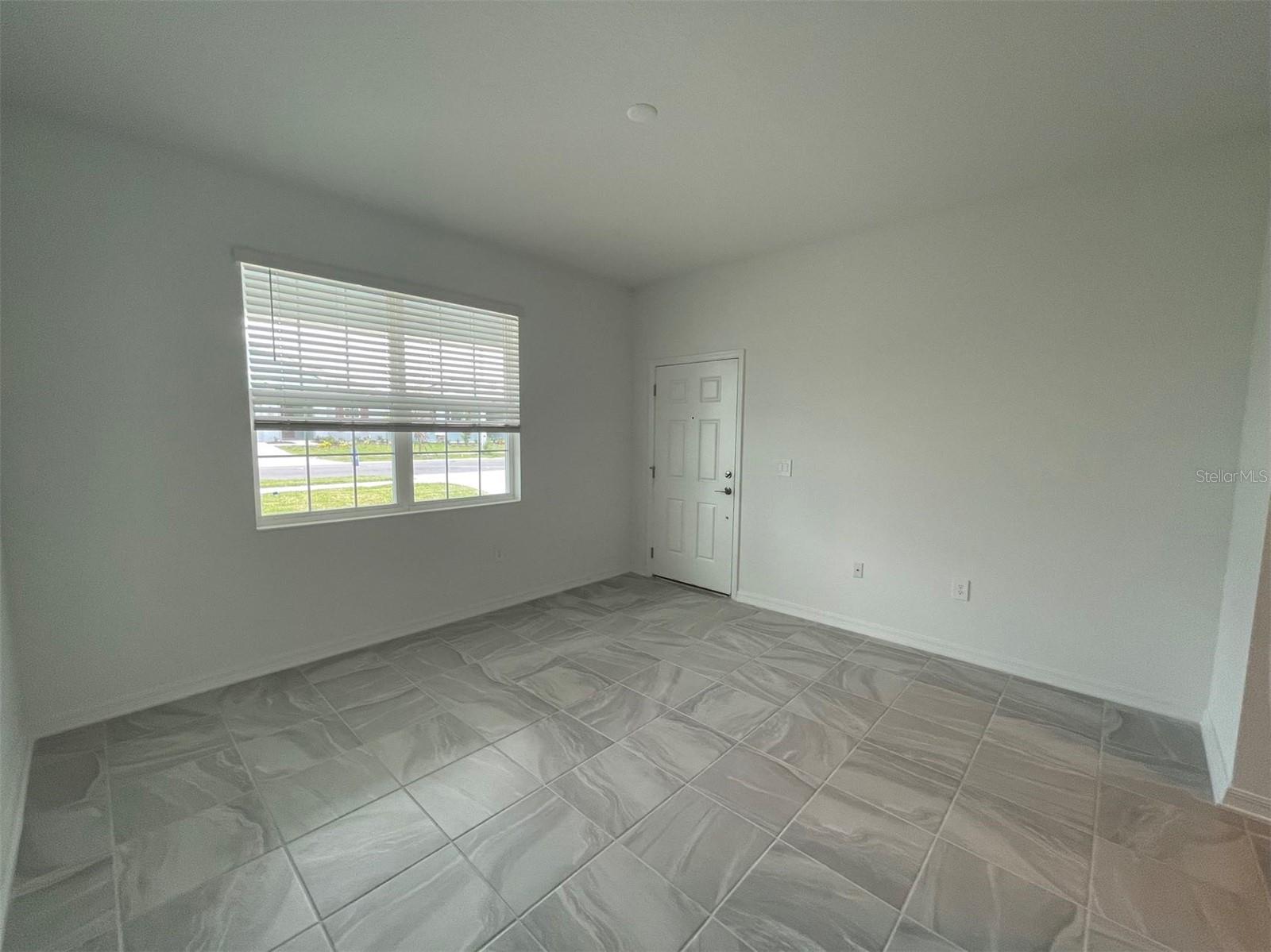 Image 36 of 78 For 835 Ofanto Way