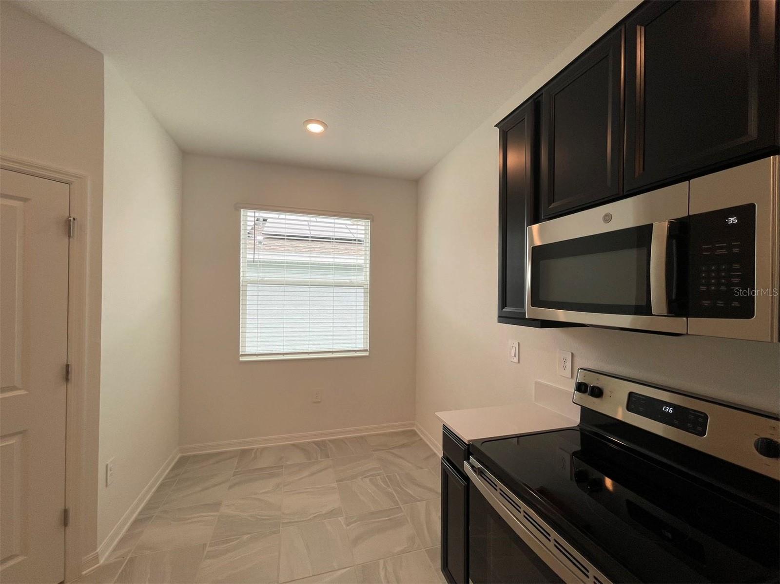 Image 39 of 78 For 835 Ofanto Way