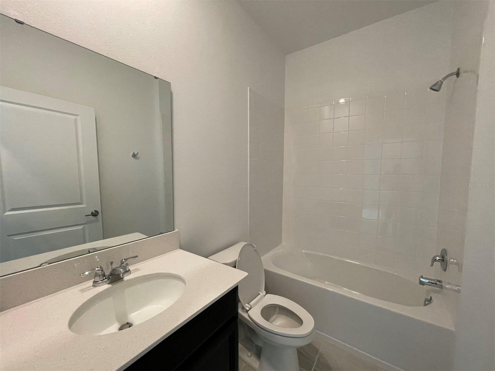 Image 63 of 78 For 835 Ofanto Way