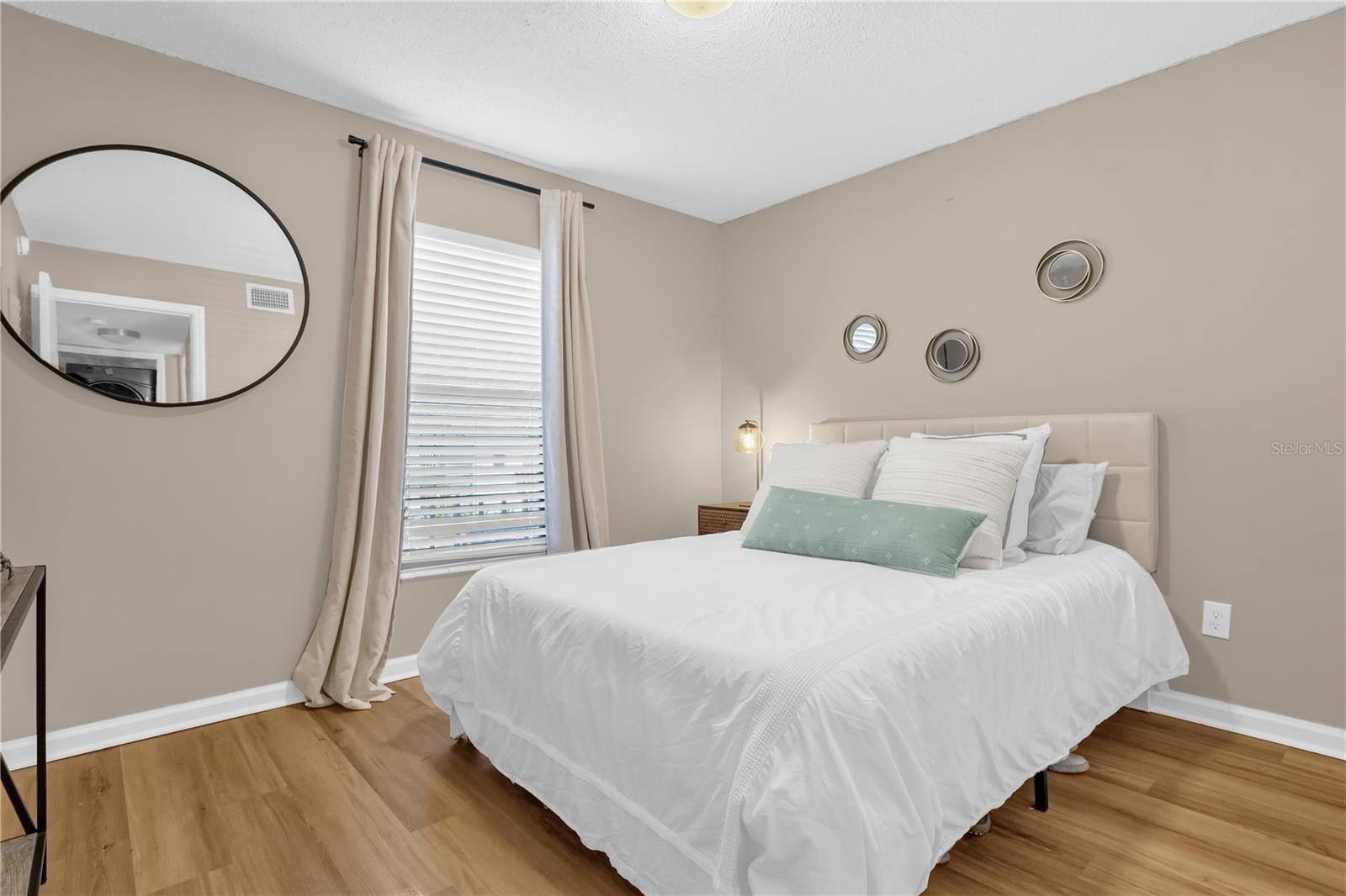 Image 11 of 25 For 2916 Plaza Terrace Drive  2916