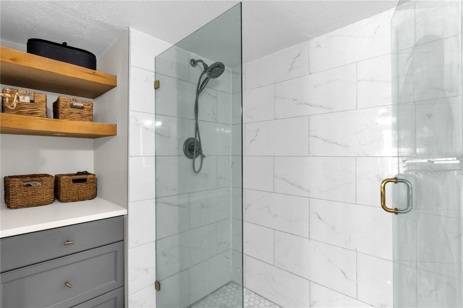 Image 18 of 25 For 2916 Plaza Terrace Drive  2916