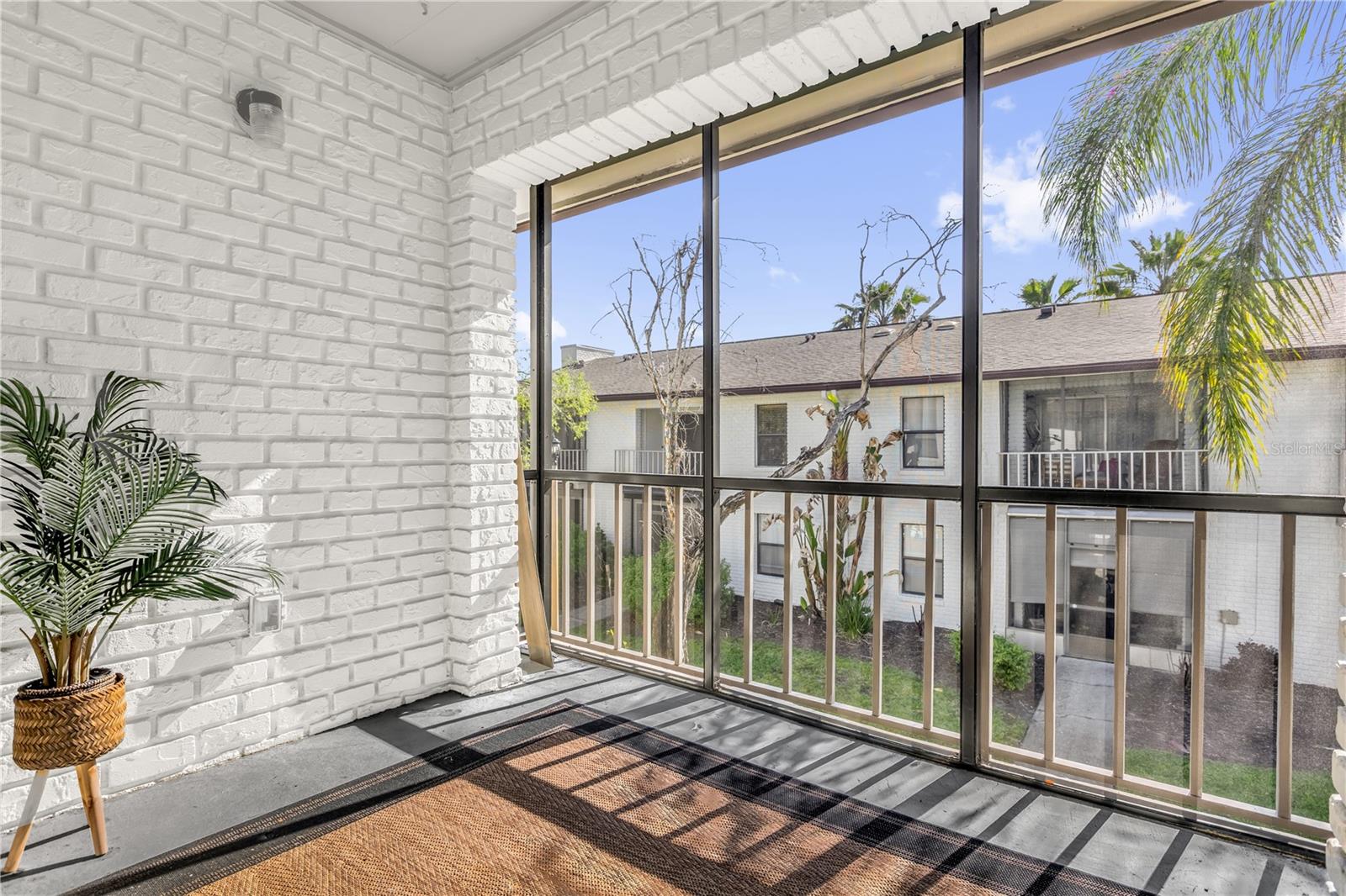 Image 20 of 25 For 2916 Plaza Terrace Drive  2916