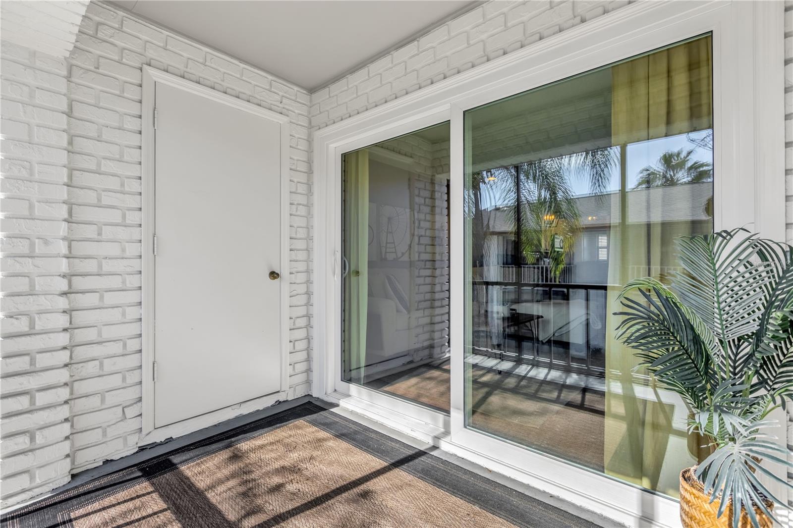 Image 21 of 25 For 2916 Plaza Terrace Drive  2916