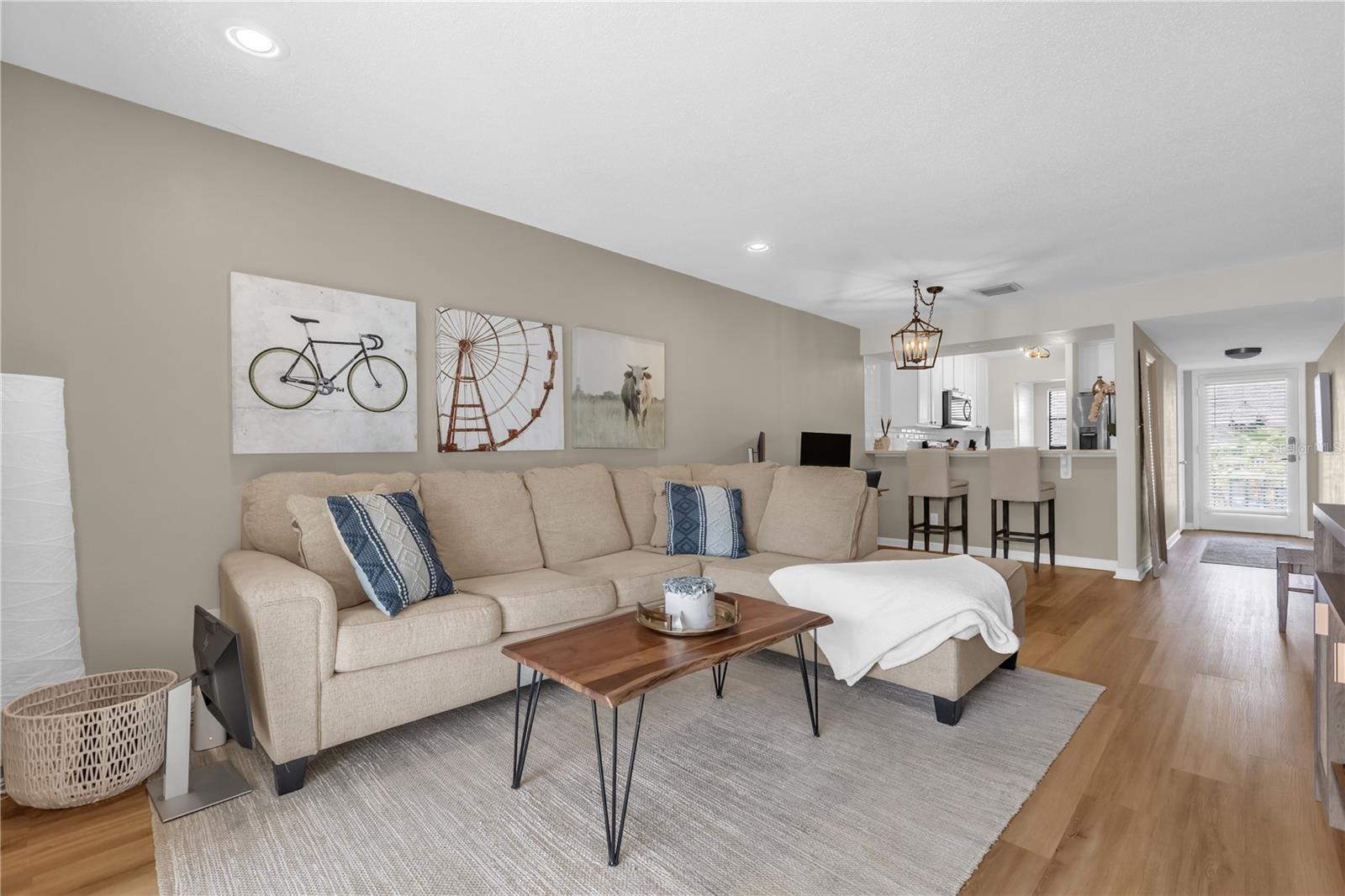 Image 5 of 25 For 2916 Plaza Terrace Drive  2916