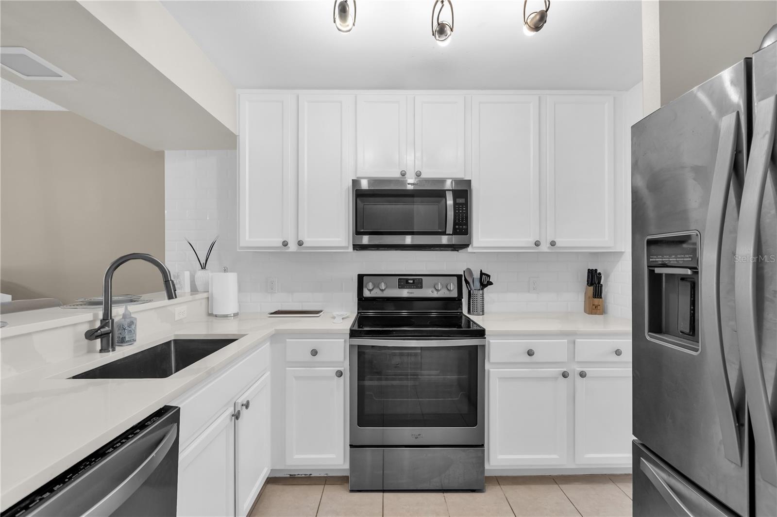 Image 8 of 25 For 2916 Plaza Terrace Drive  2916