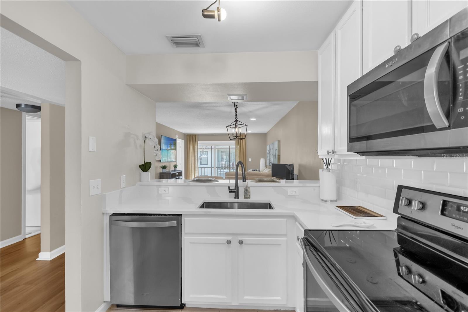 Image 9 of 25 For 2916 Plaza Terrace Drive  2916