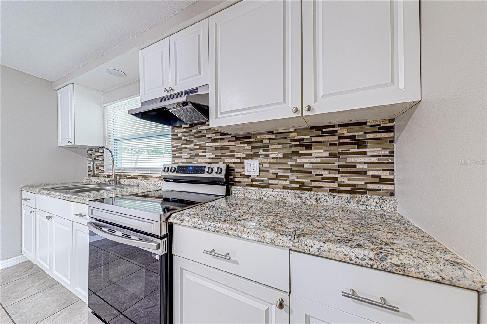 Image 14 of 37 For 7 Twilight Lane