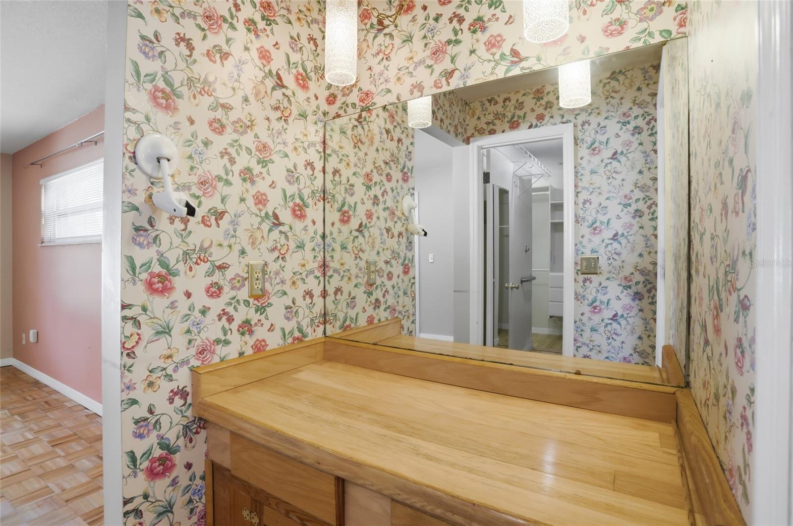 Listing photo id 12 for 3230 Lake Anderson Avenue