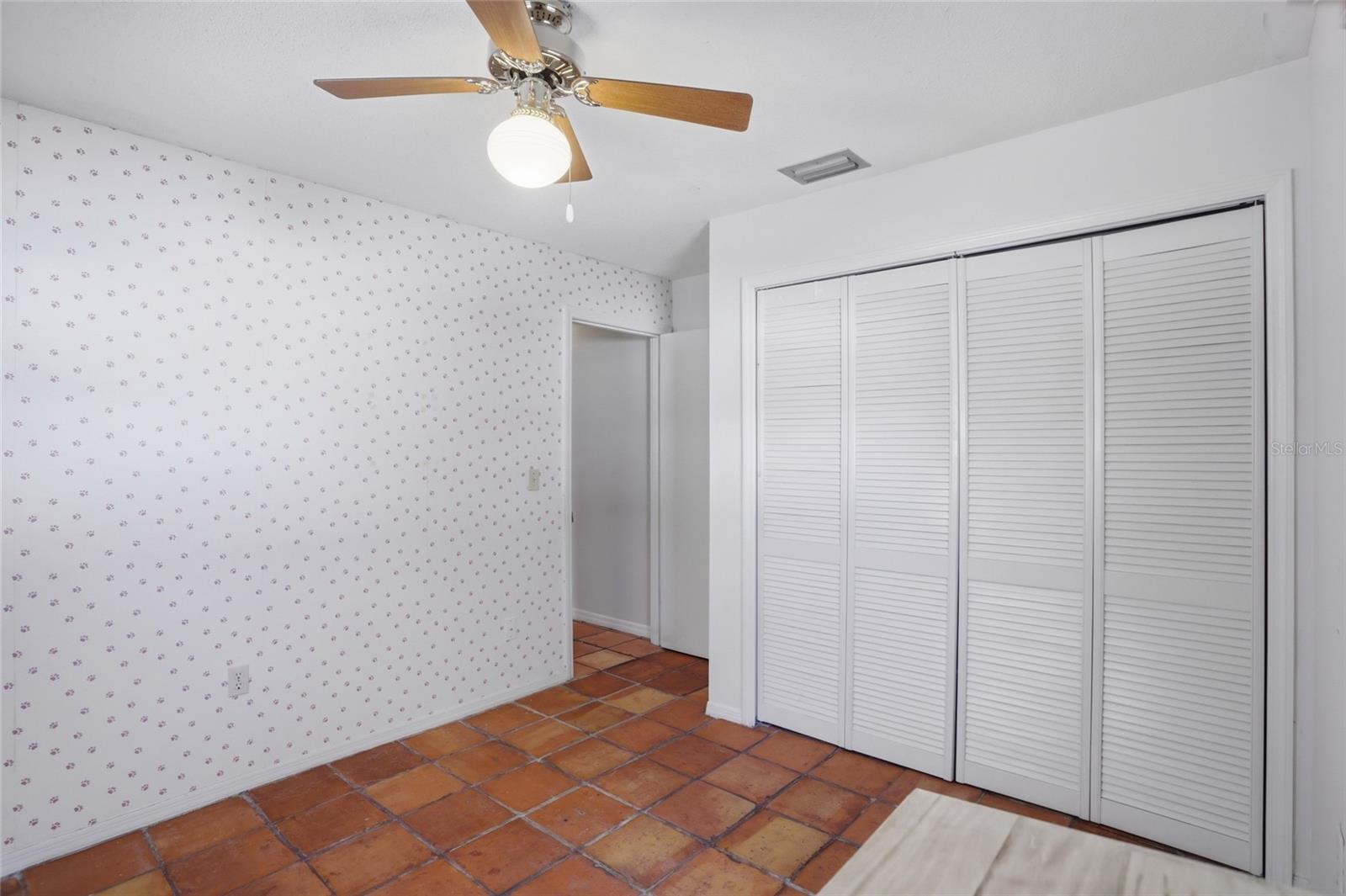 Listing photo id 18 for 3230 Lake Anderson Avenue