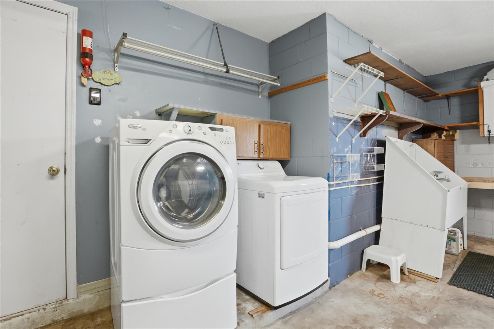 Listing photo id 26 for 3230 Lake Anderson Avenue