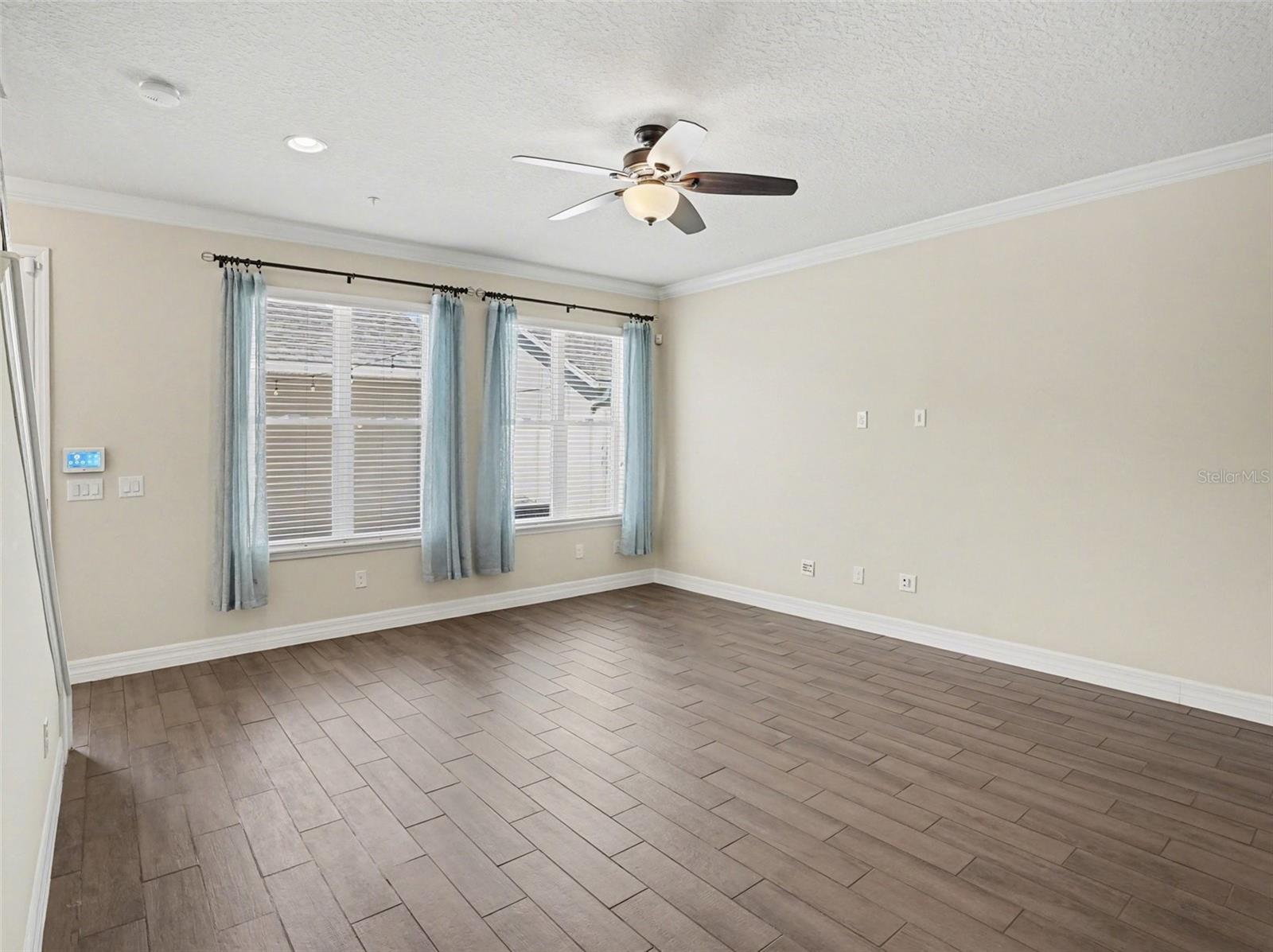 Image 10 of 28 For 8143 Cadman Street
