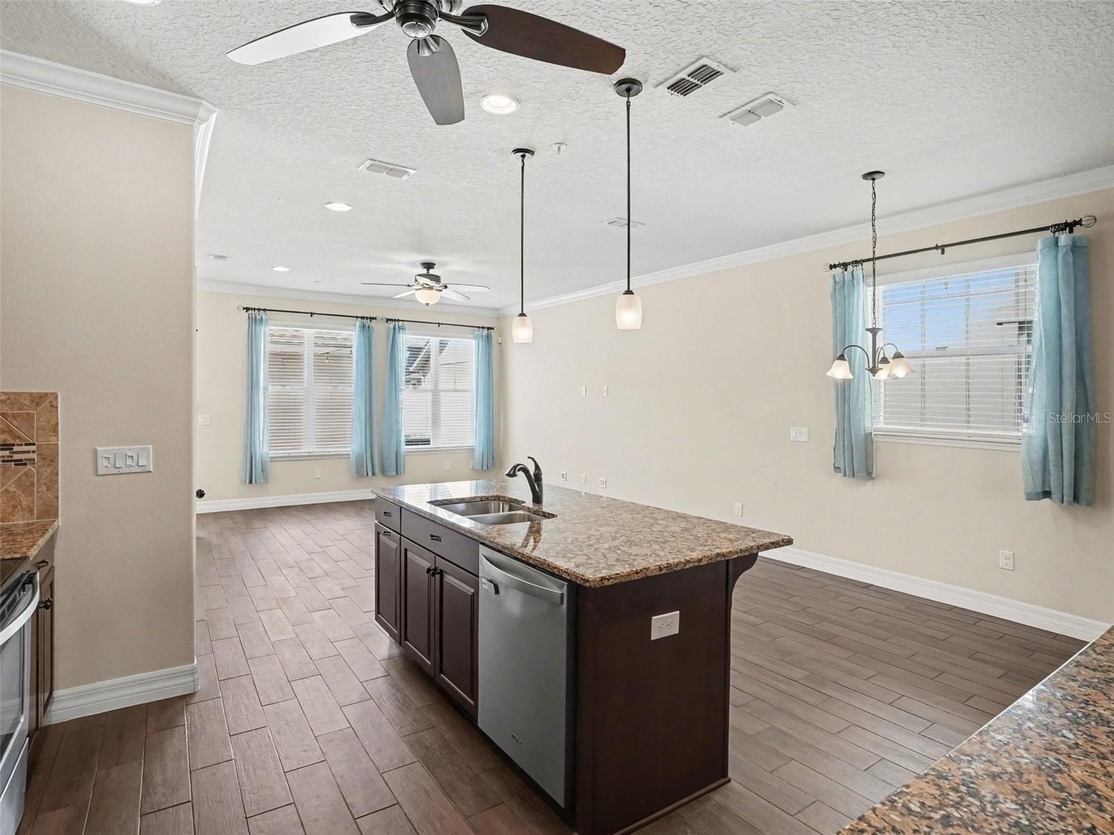 Image 5 of 28 For 8143 Cadman Street