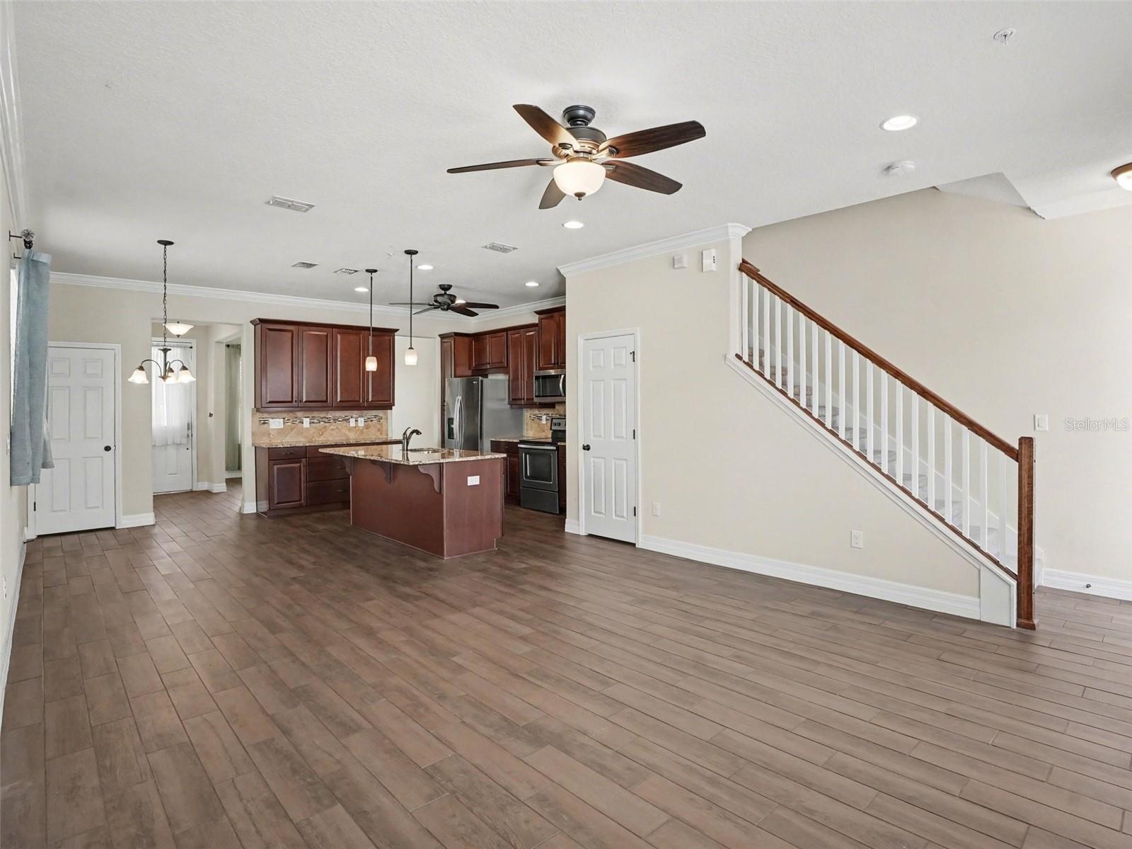 Image 6 of 28 For 8143 Cadman Street