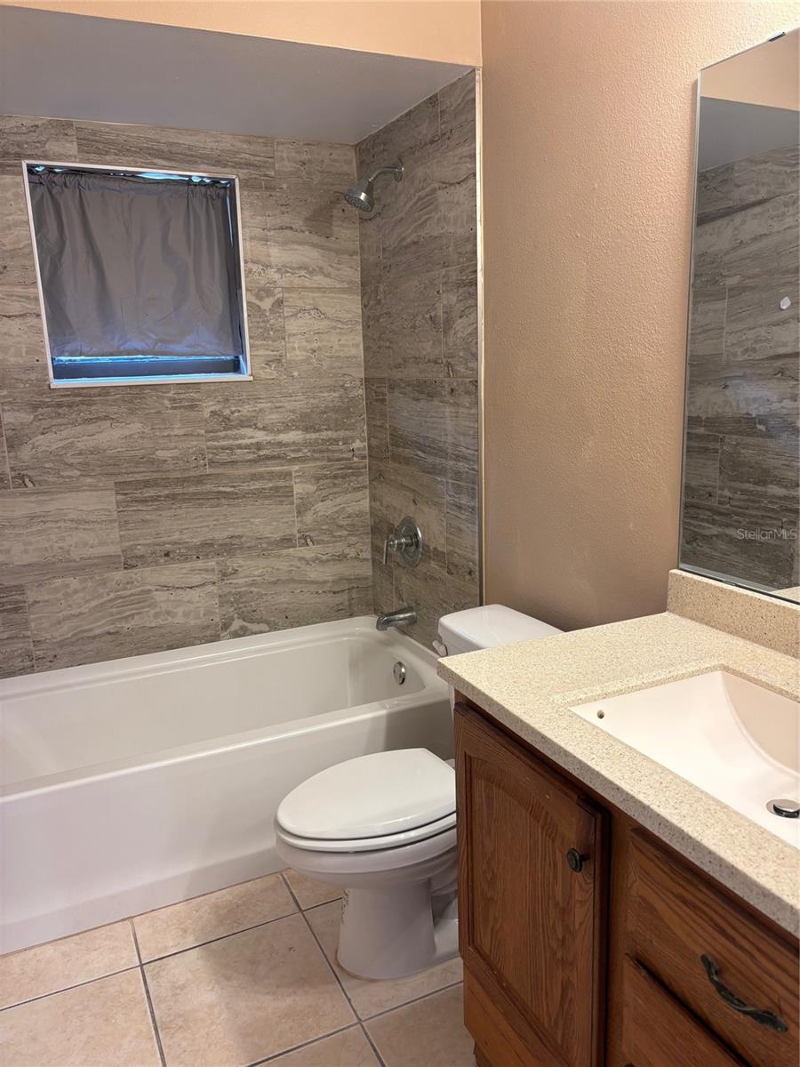 Image 11 of 15 For 376 Douglas Way 73