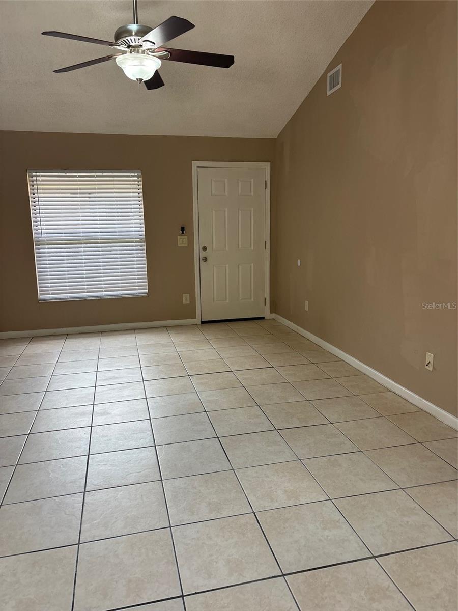 Image 3 of 15 For 376 Douglas Way 73