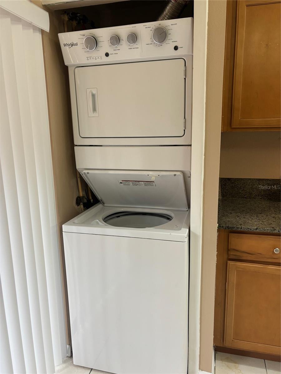 Image 6 of 15 For 376 Douglas Way 73