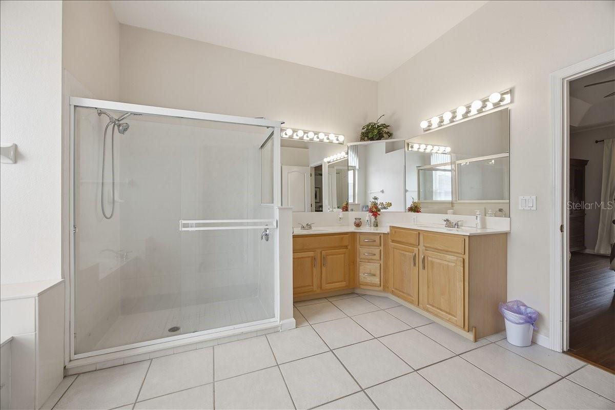 Image 10 of 28 For 722 Brighton Drive