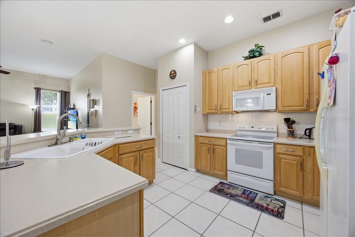 Image 13 of 28 For 722 Brighton Drive