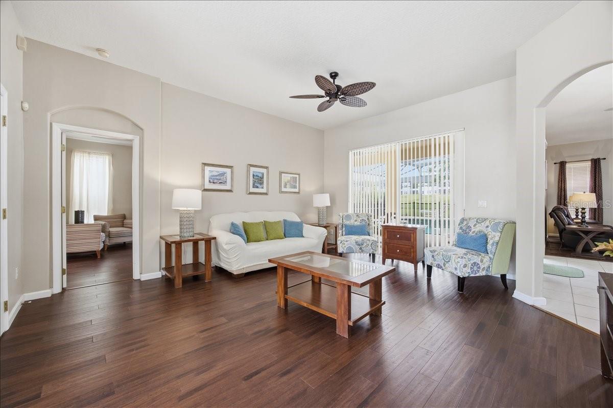 Image 4 of 28 For 722 Brighton Drive