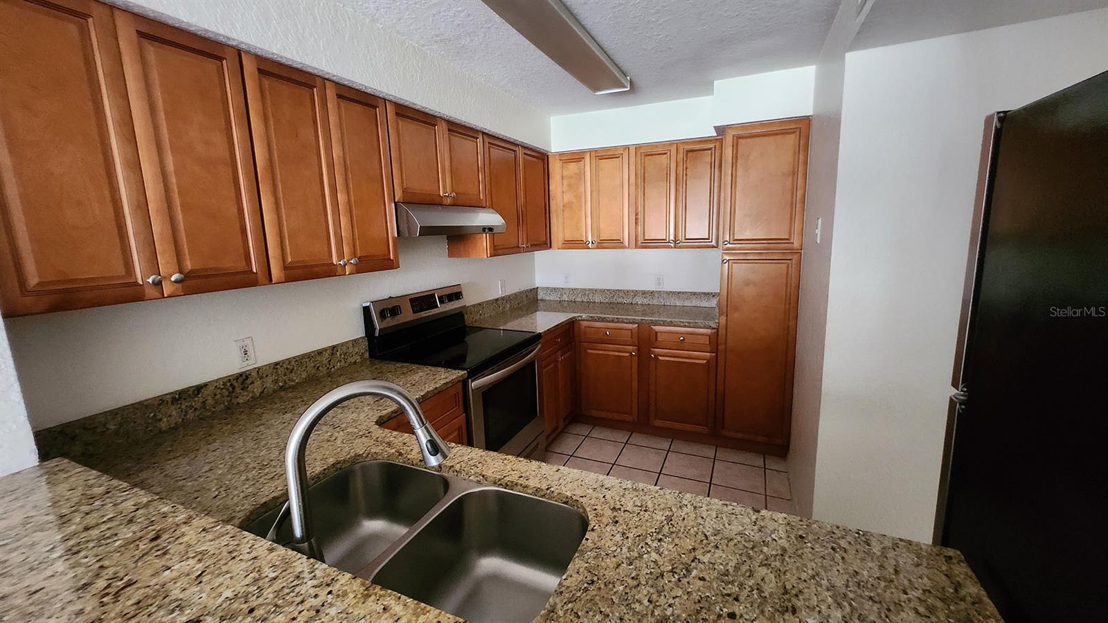 Image 8 of 14 For 14013 Fairway Island Drive 427