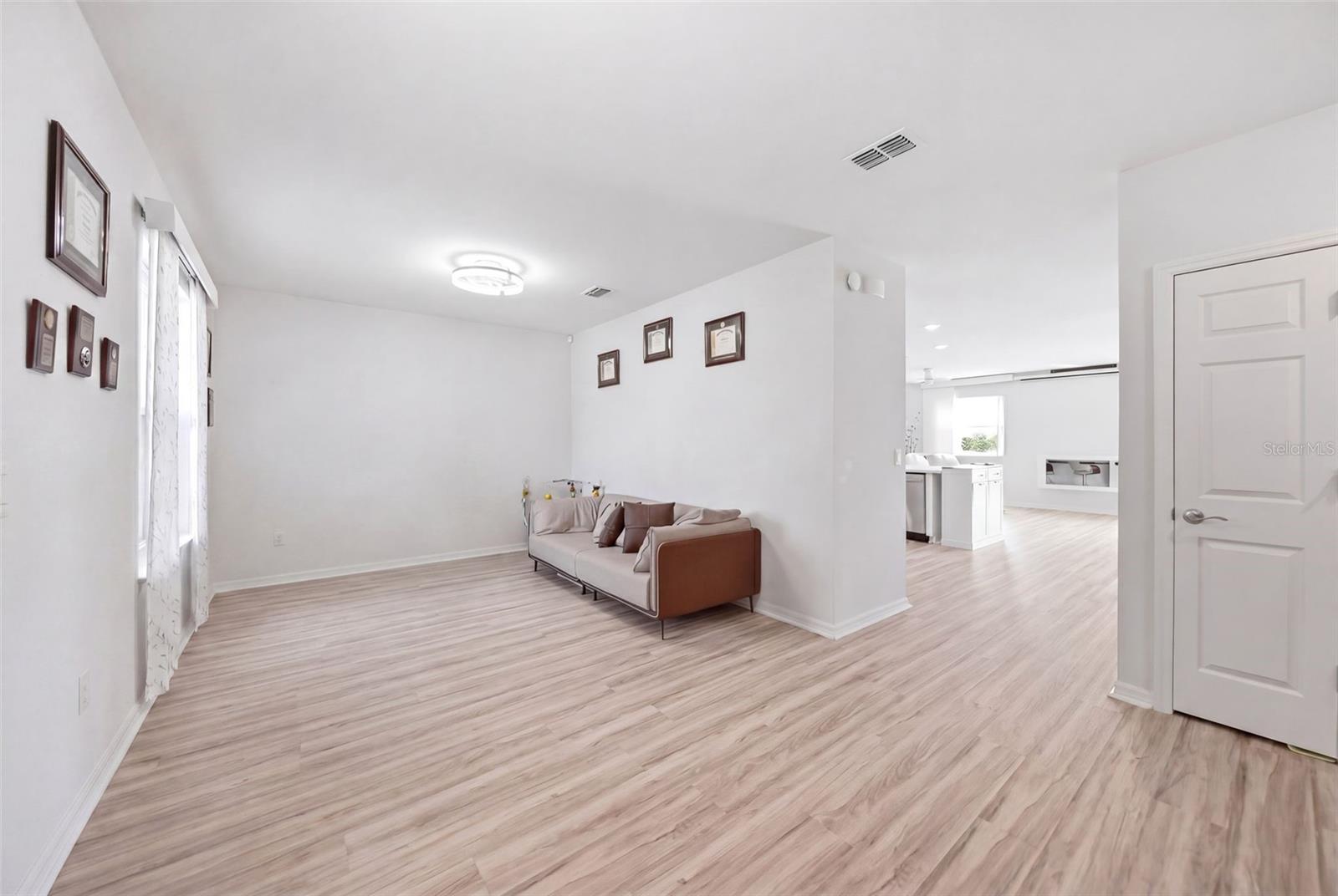 Image 5 of 23 For 1862 Daystar Drive