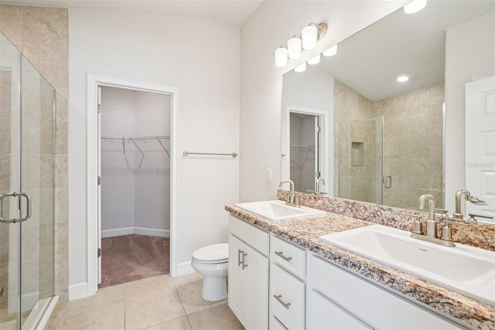 Image 16 of 27 For 4588 25th Loop