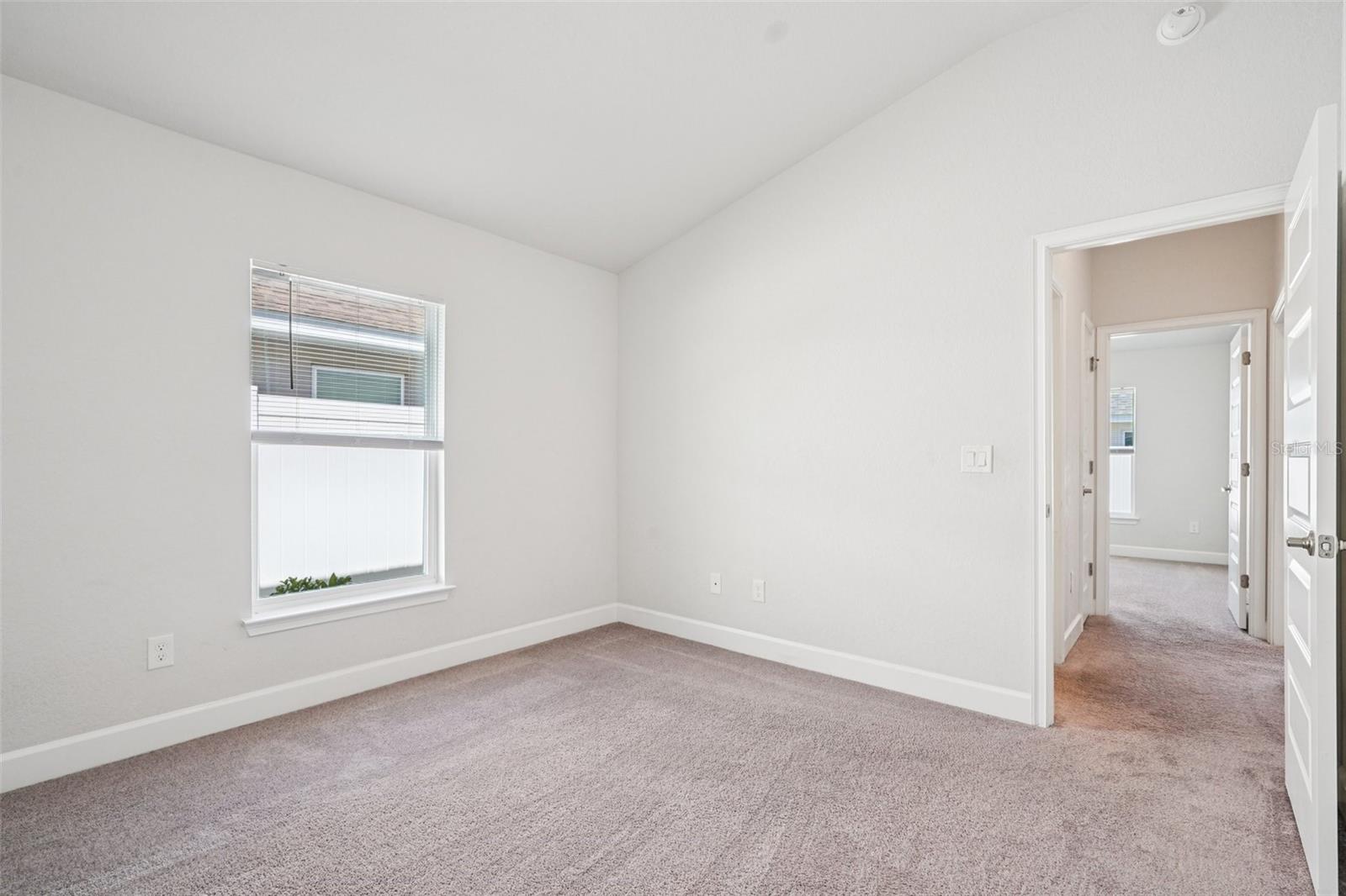 Image 20 of 27 For 4588 25th Loop