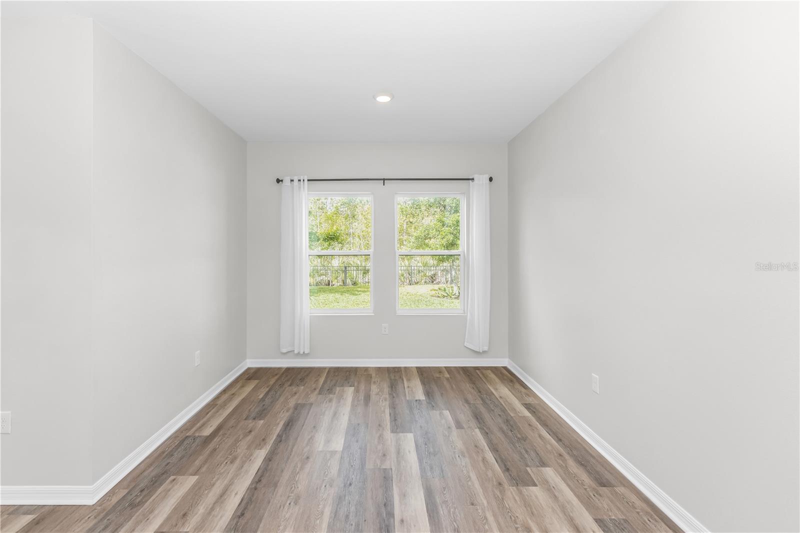 Image 16 of 31 For 2855 Neverland Drive