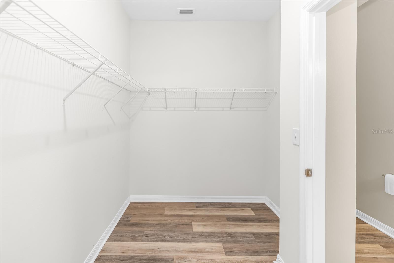 Image 20 of 31 For 2855 Neverland Drive