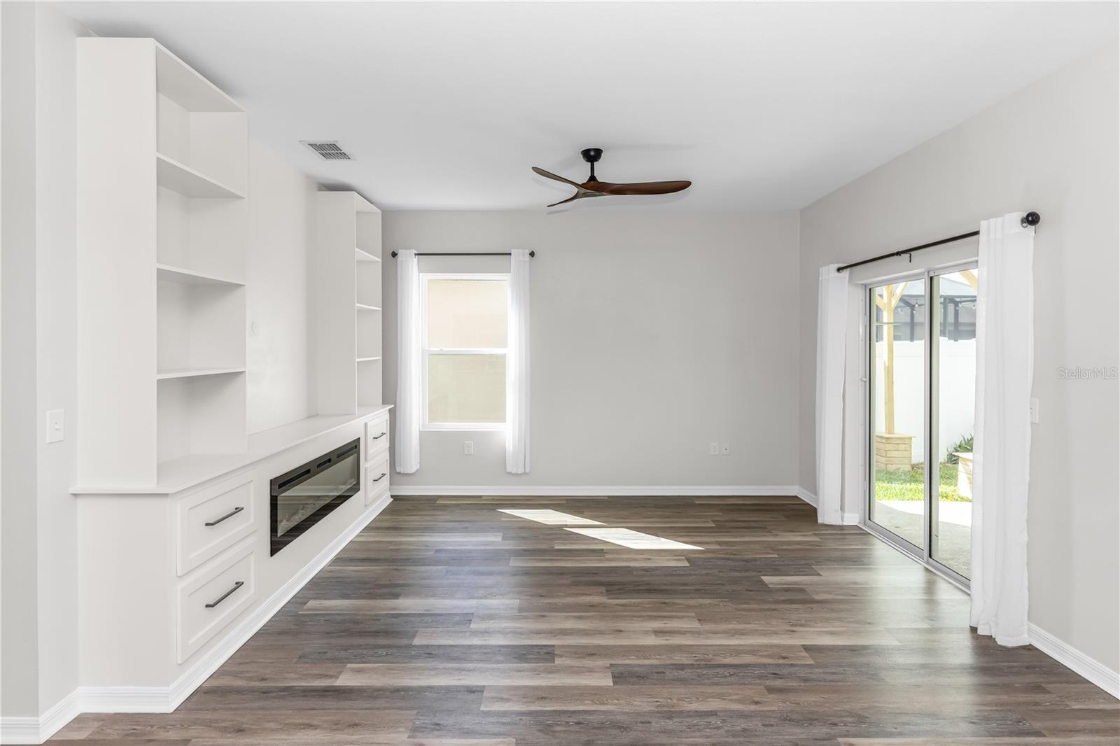 Image 8 of 31 For 2855 Neverland Drive