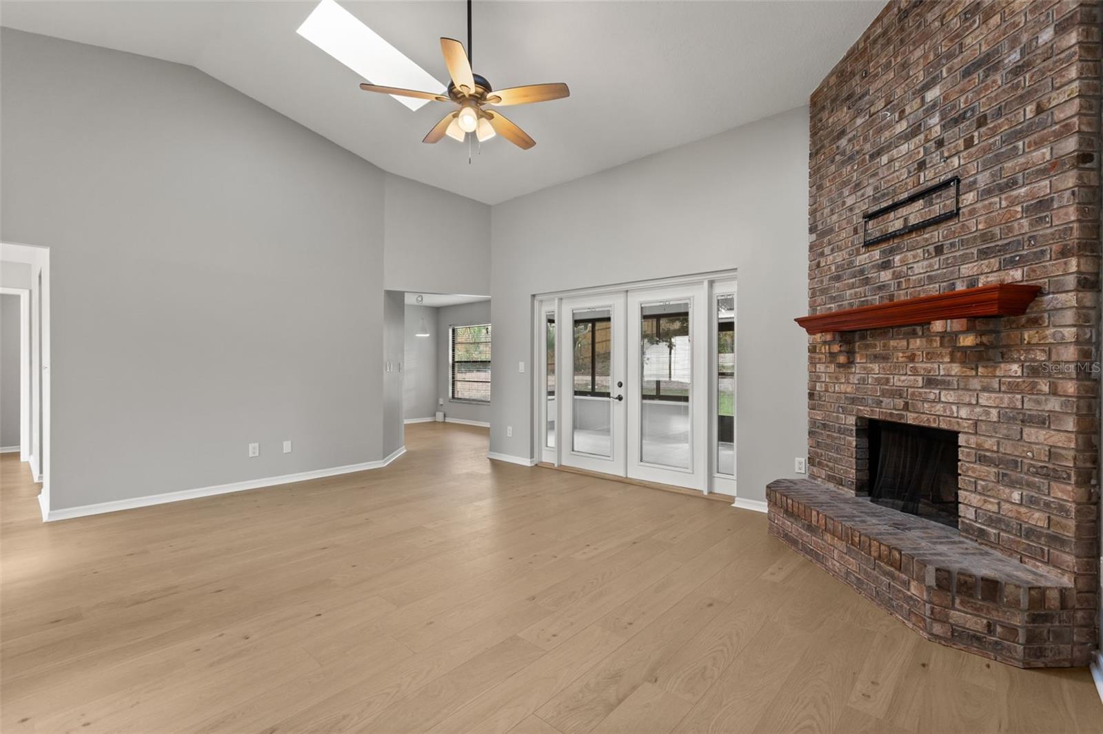 Image 10 of 43 For 925 Red Dandy Drive