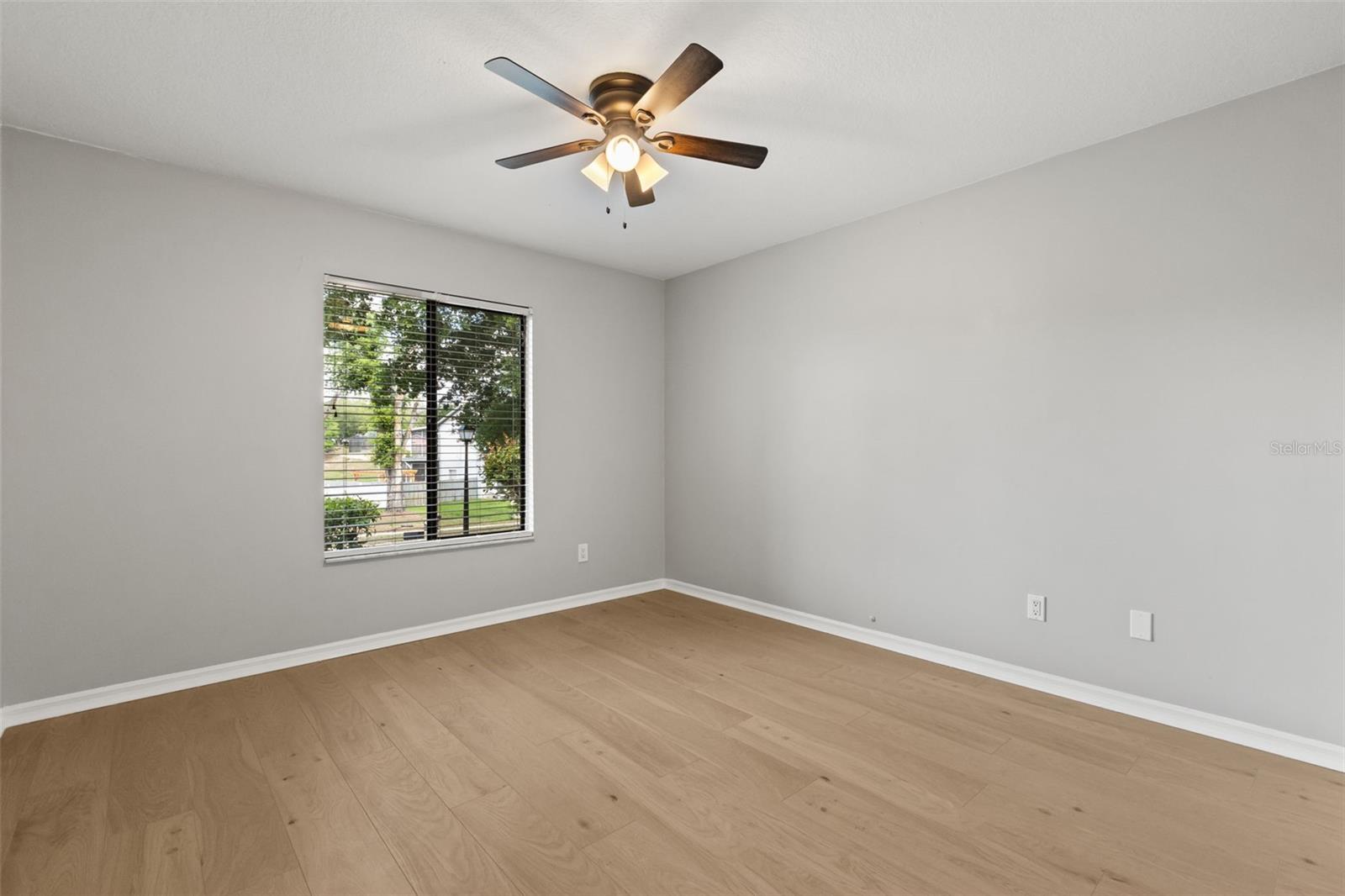 Image 12 of 43 For 925 Red Dandy Drive