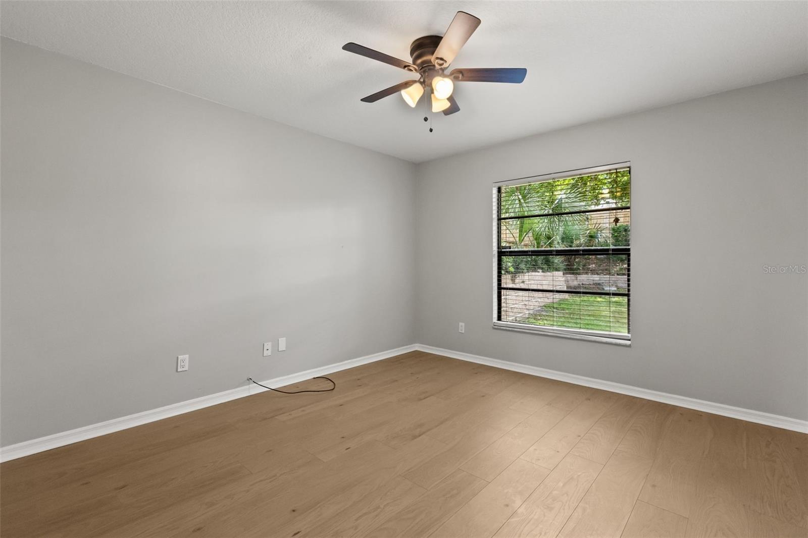 Image 15 of 43 For 925 Red Dandy Drive