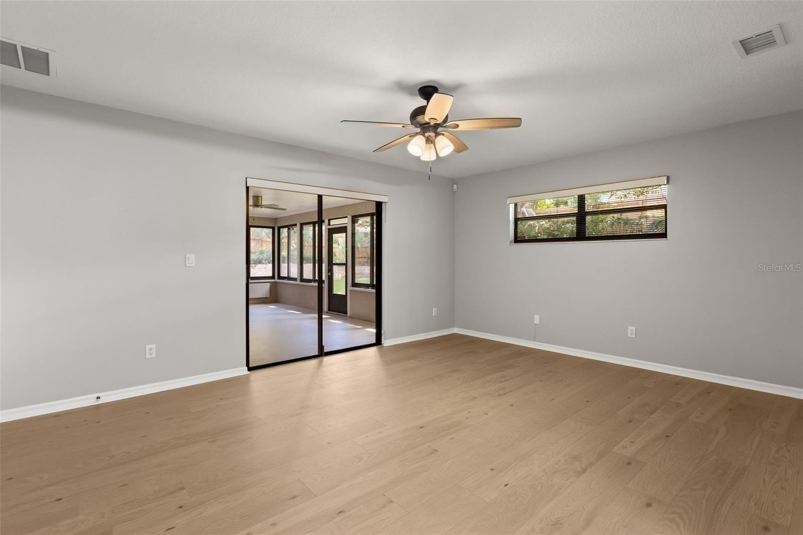 Image 20 of 43 For 925 Red Dandy Drive