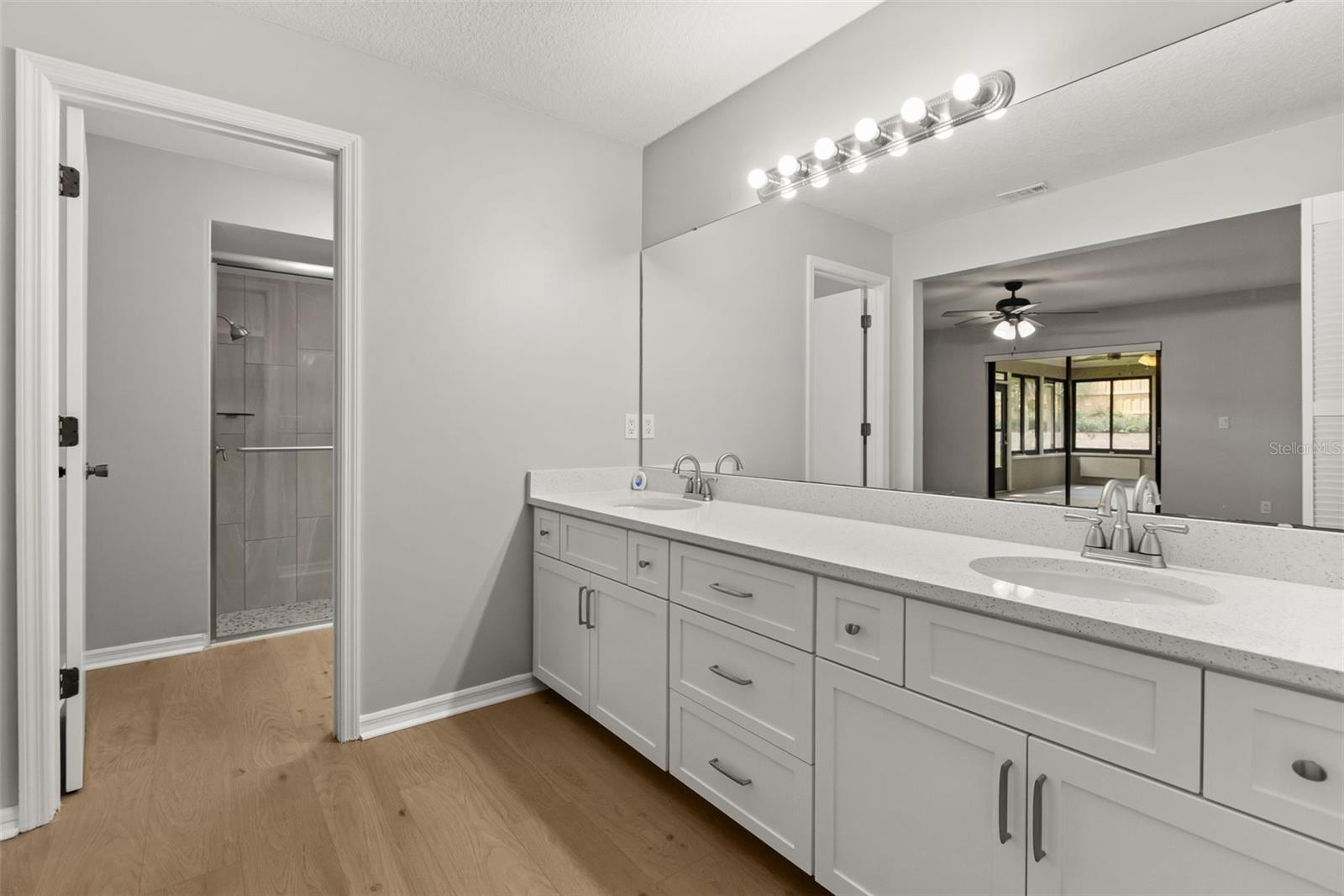 Image 21 of 43 For 925 Red Dandy Drive