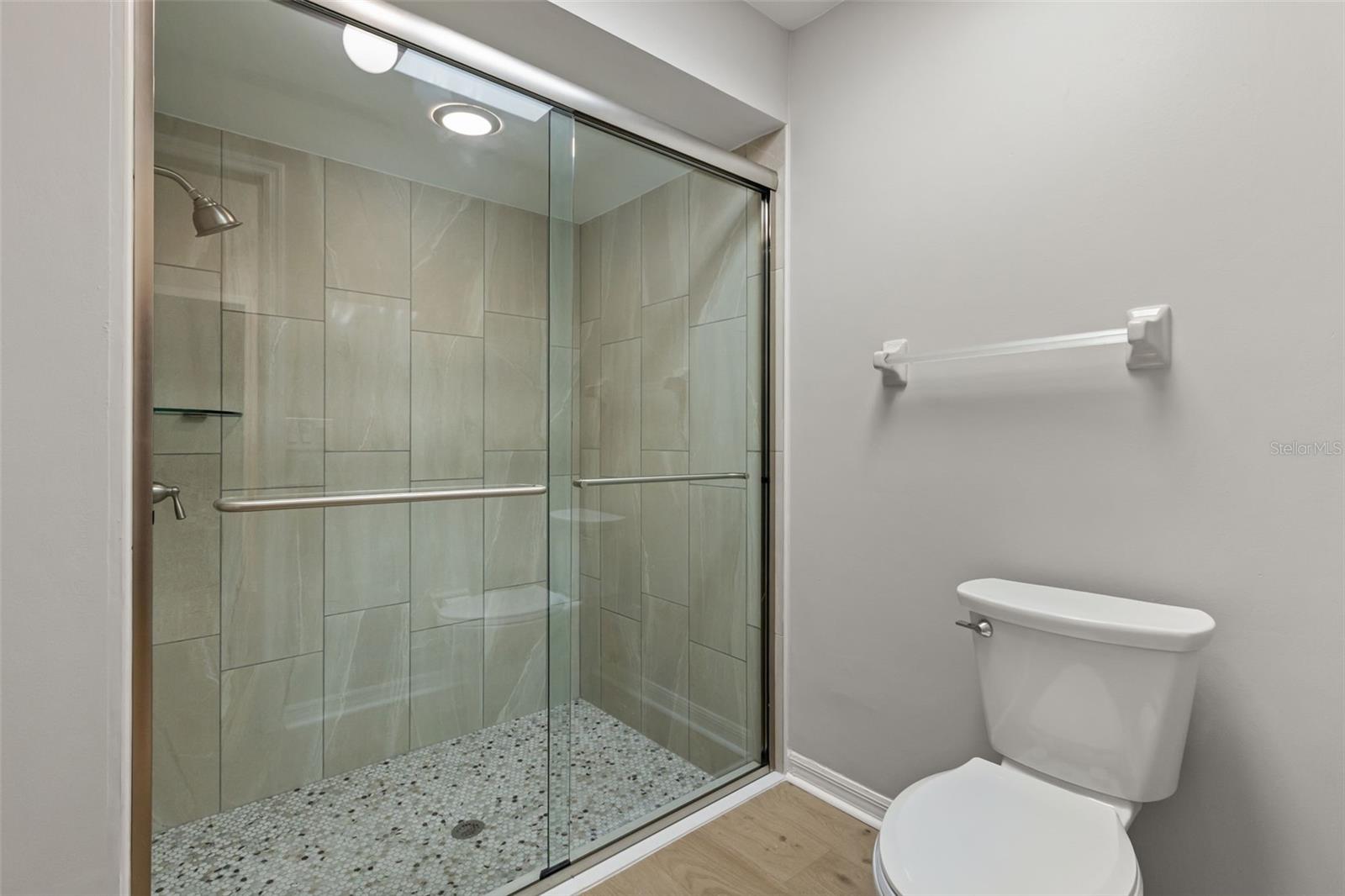 Image 22 of 43 For 925 Red Dandy Drive