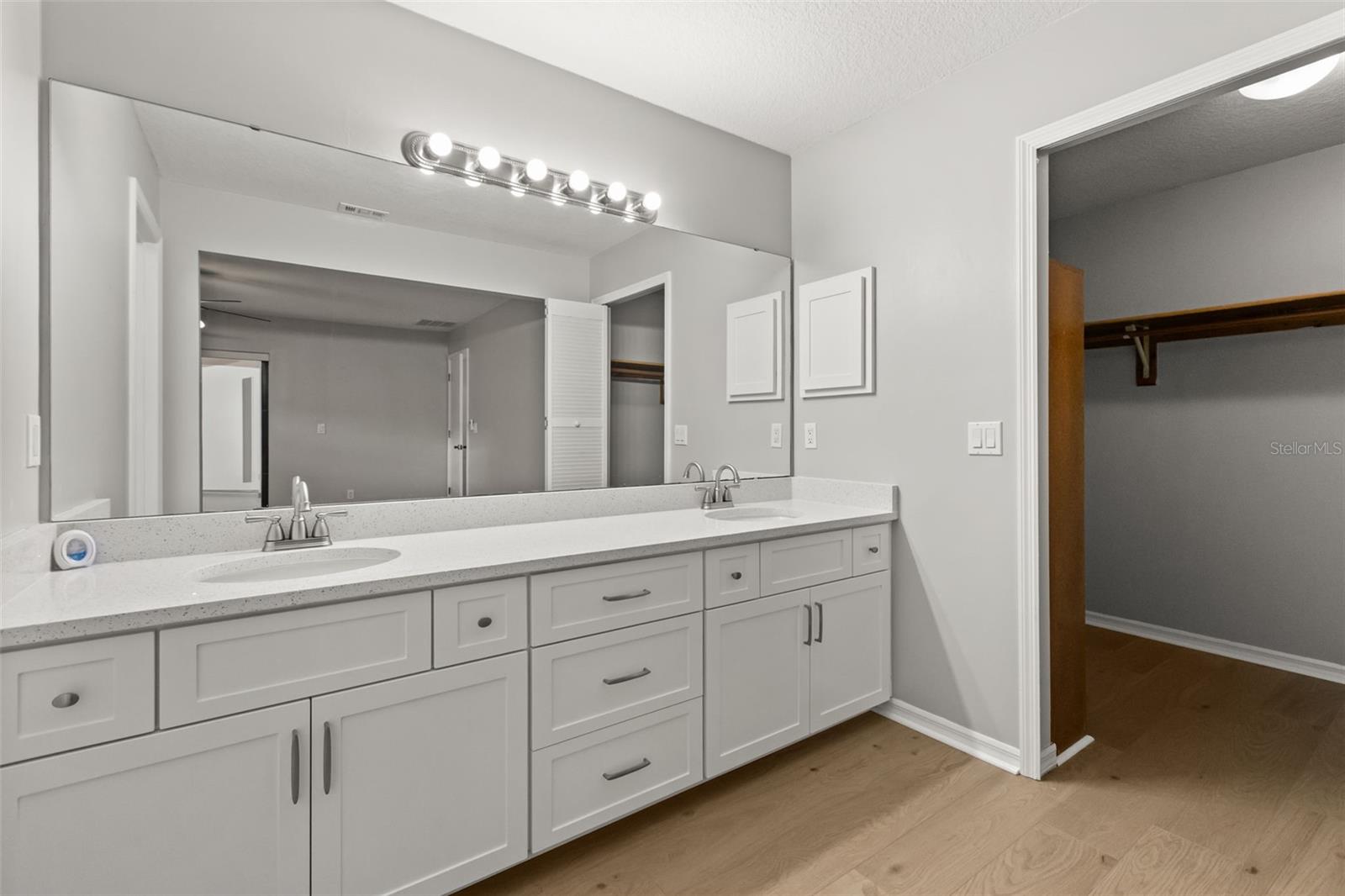 Image 23 of 43 For 925 Red Dandy Drive