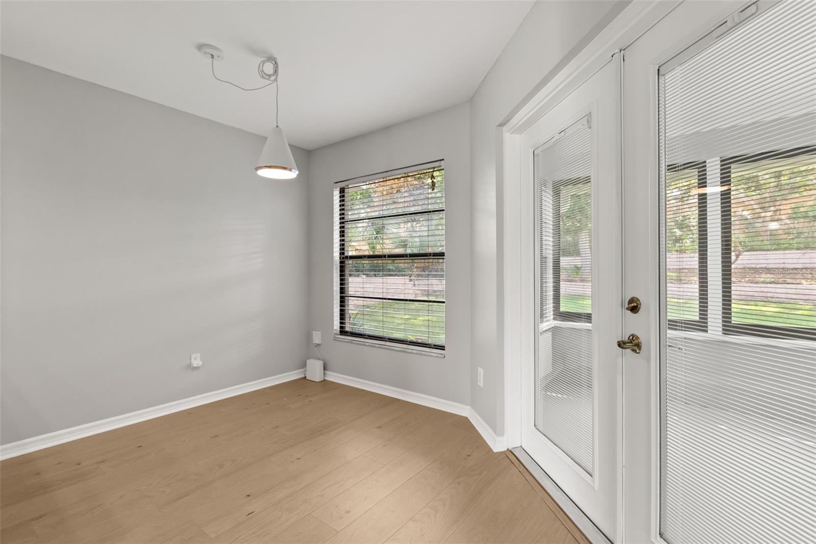 Image 26 of 43 For 925 Red Dandy Drive