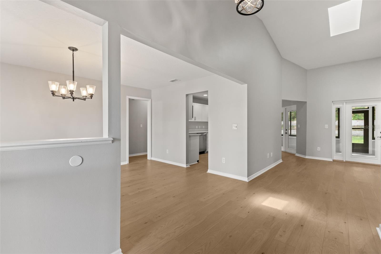 Image 27 of 43 For 925 Red Dandy Drive