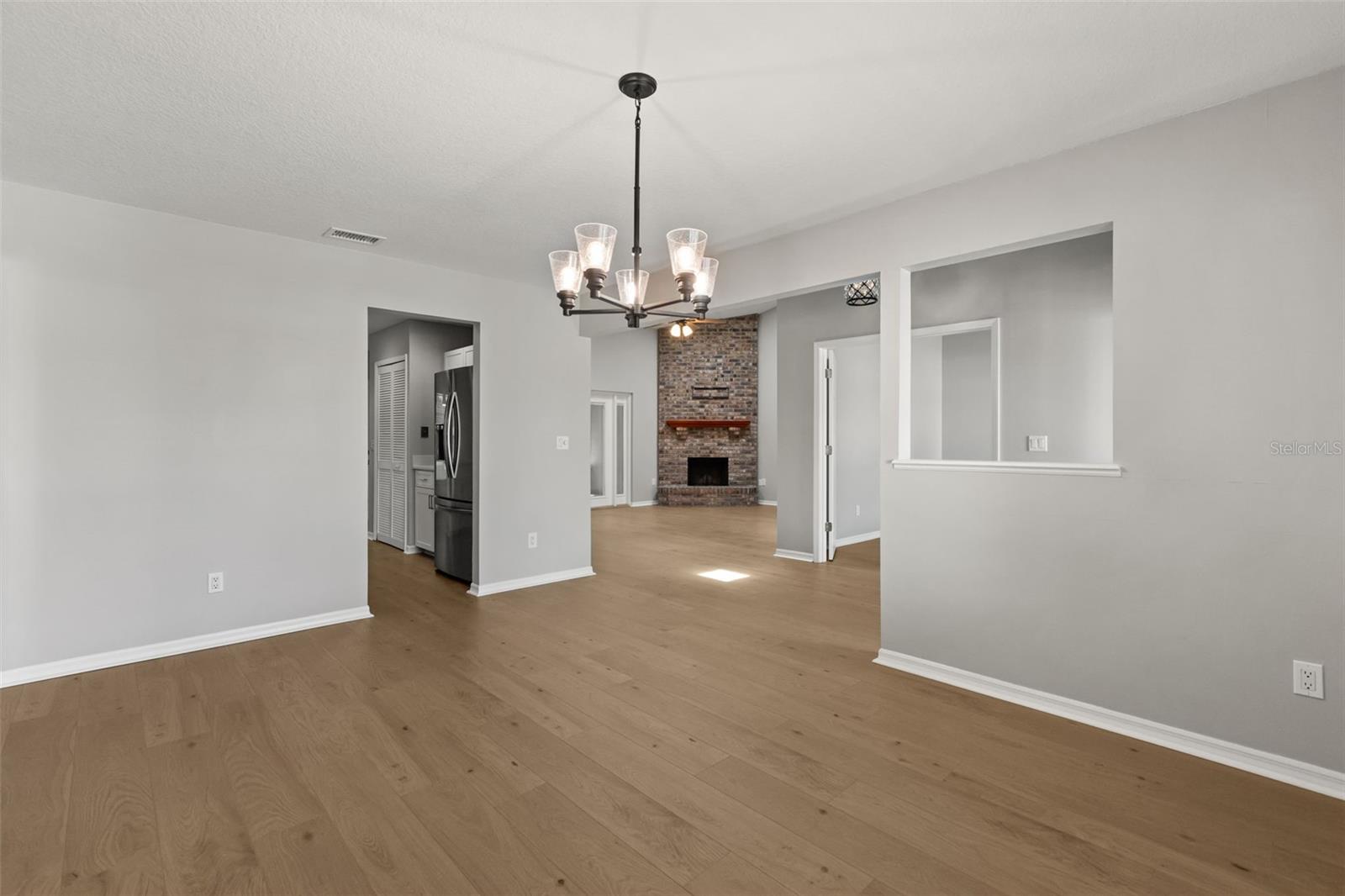 Image 31 of 43 For 925 Red Dandy Drive