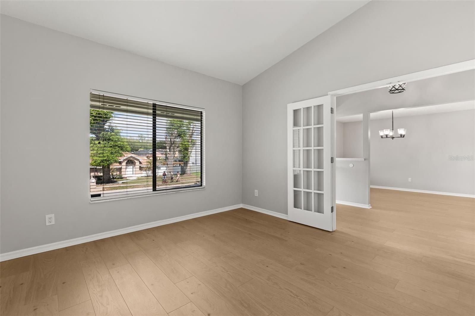 Image 33 of 43 For 925 Red Dandy Drive