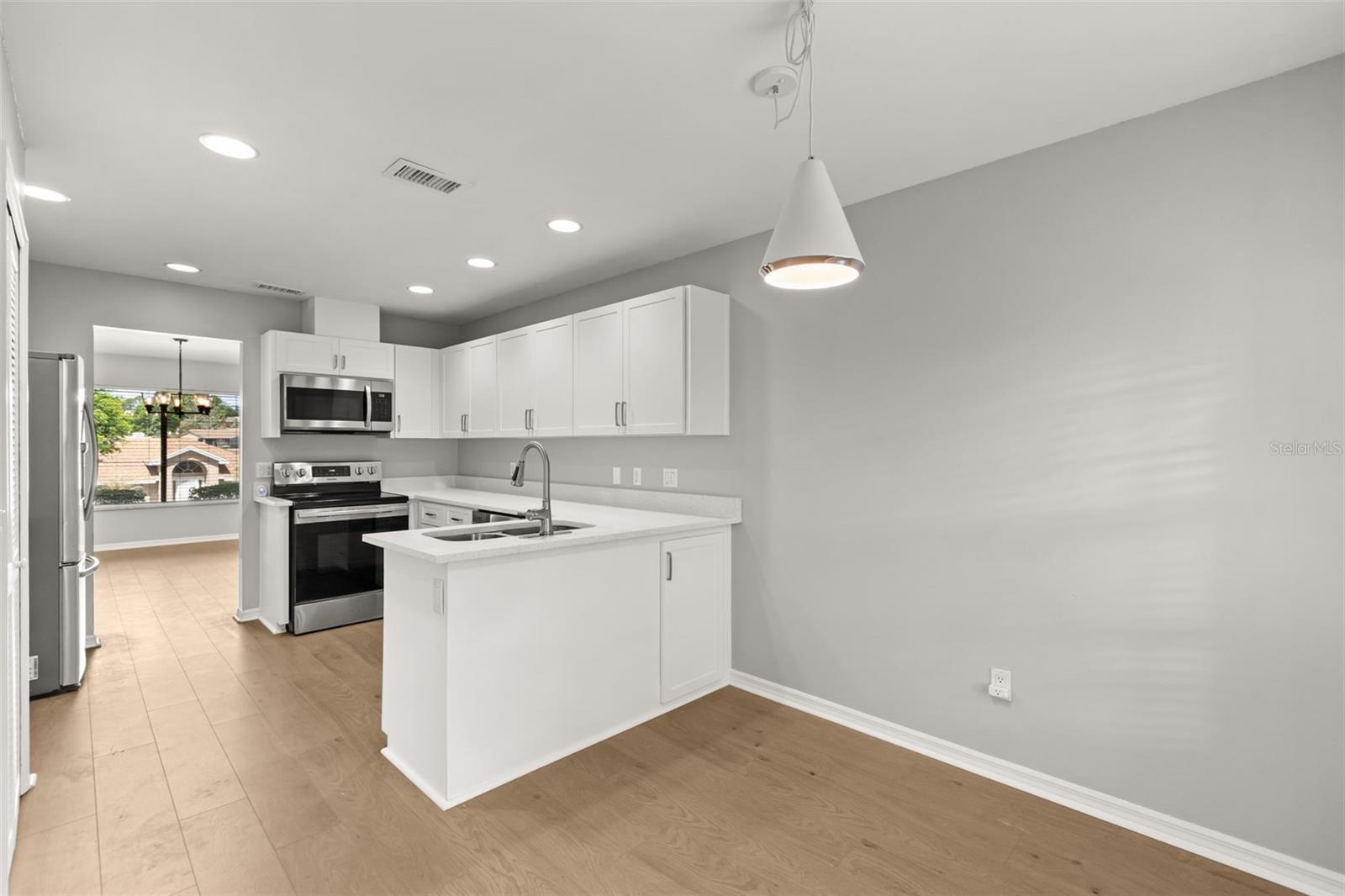 Image 4 of 43 For 925 Red Dandy Drive