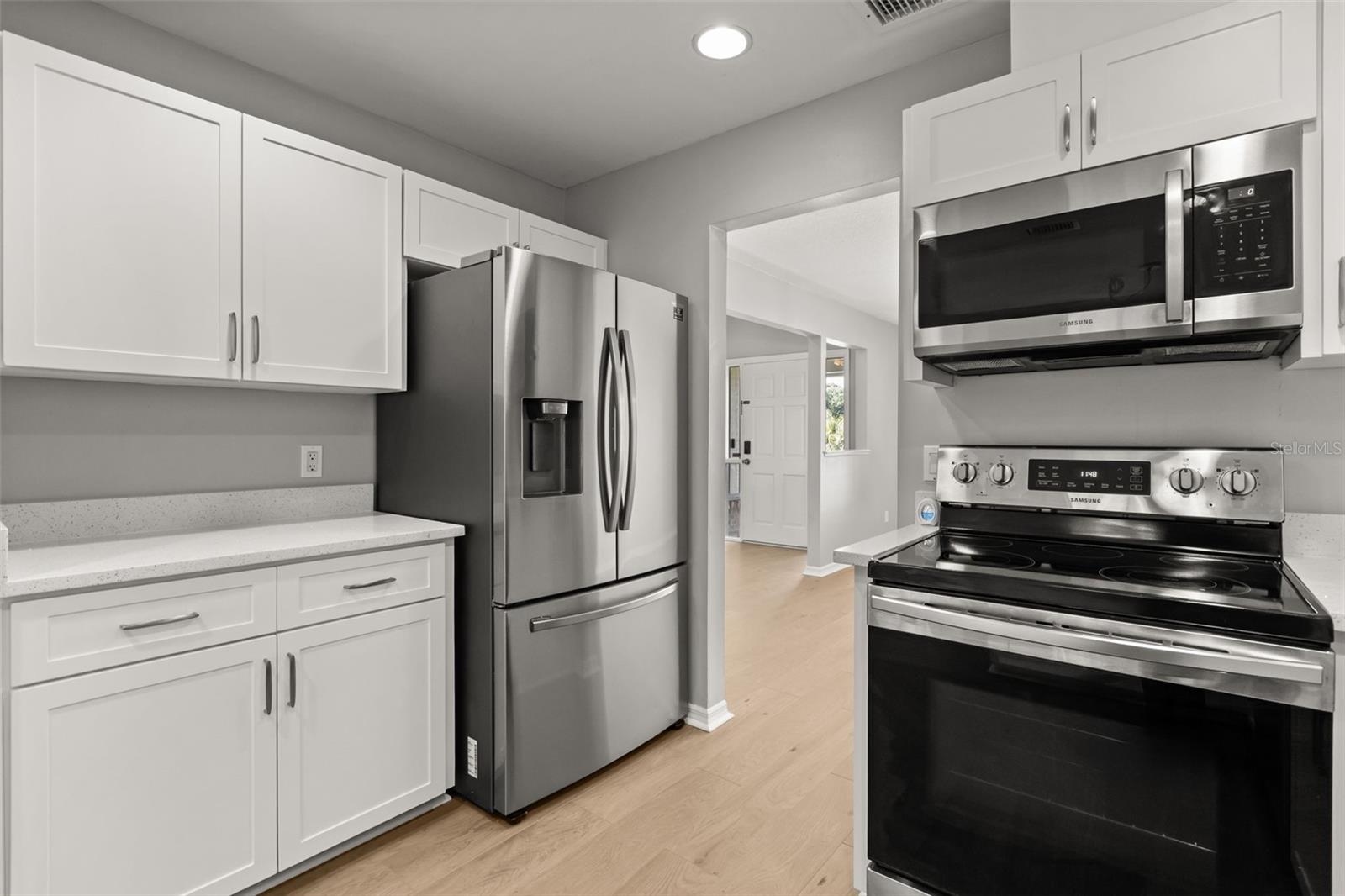 Image 5 of 43 For 925 Red Dandy Drive