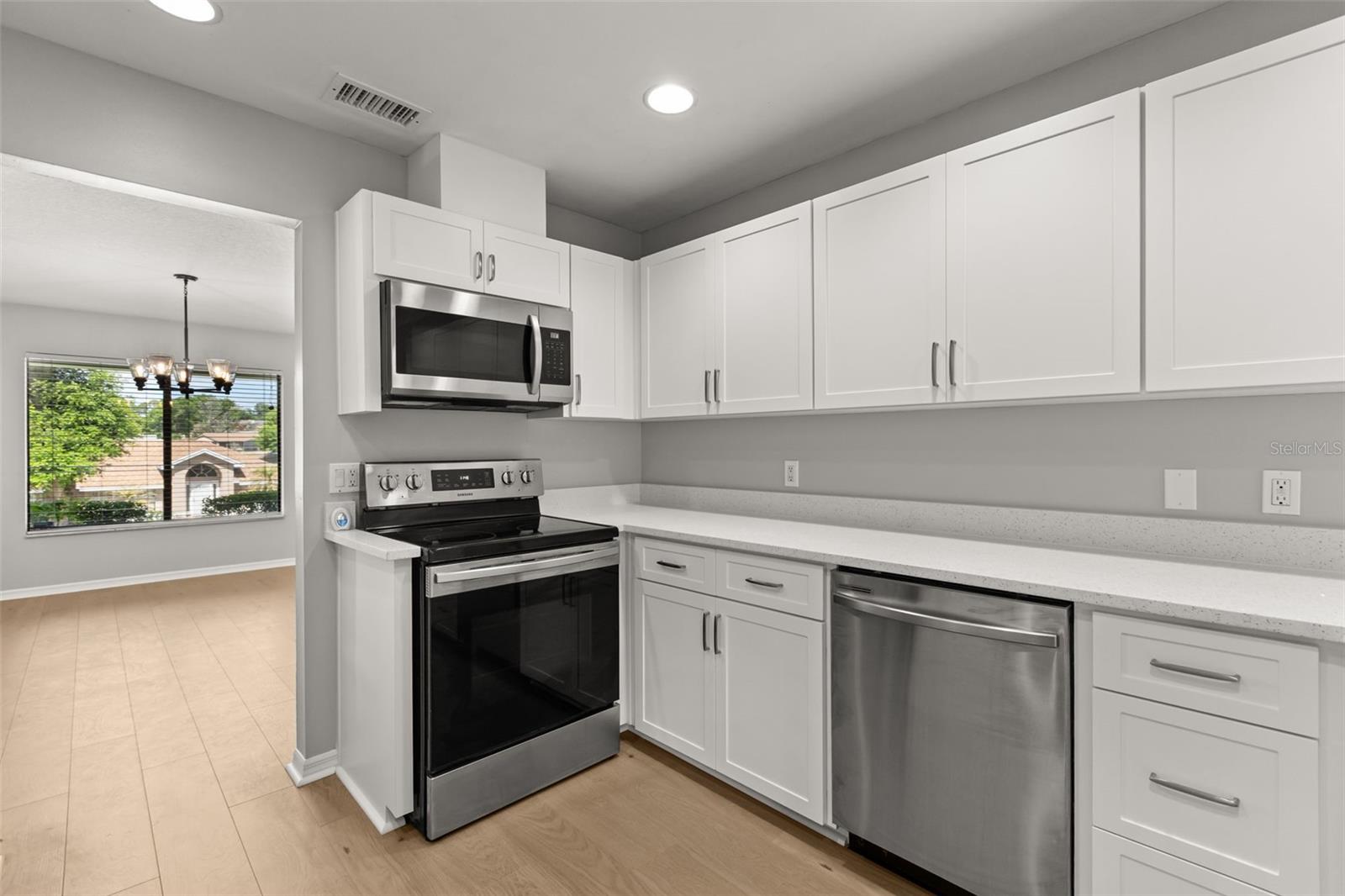 Image 6 of 43 For 925 Red Dandy Drive