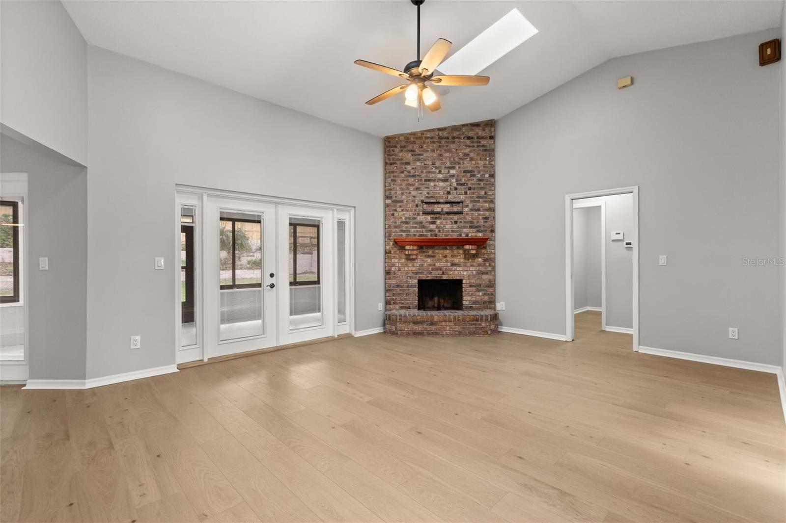 Image 8 of 43 For 925 Red Dandy Drive