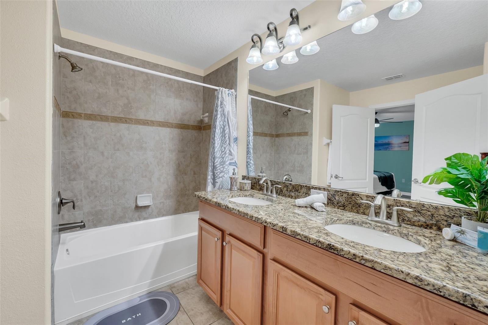 Image 20 of 62 For 8958 Cat Palm Road