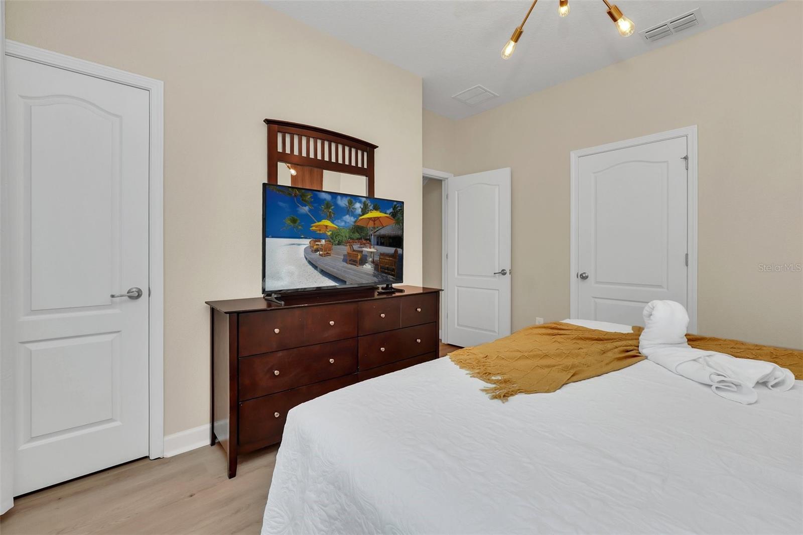Image 22 of 62 For 8958 Cat Palm Road